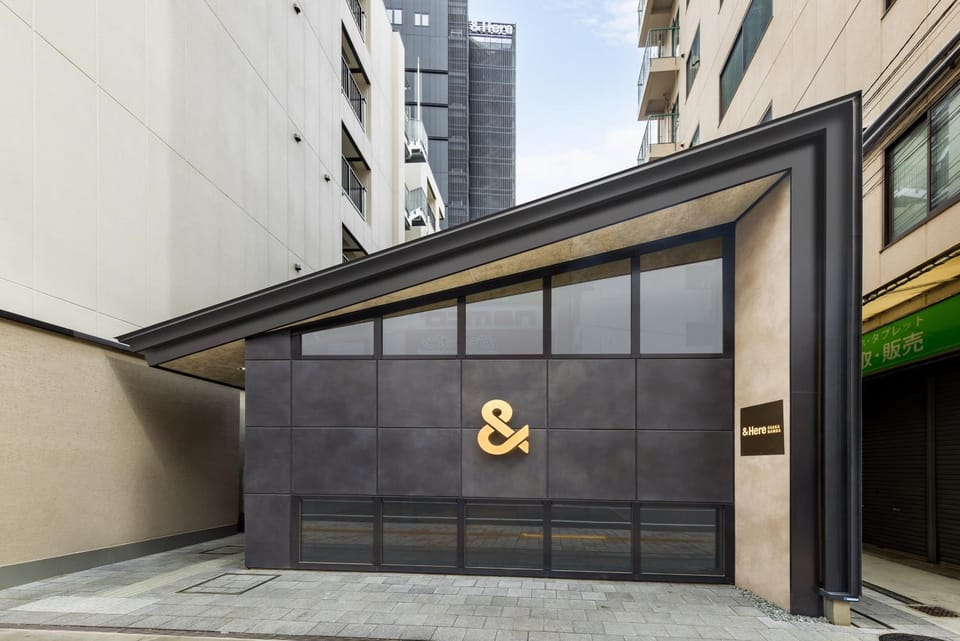 Facade/entrance