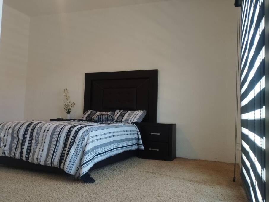 Hermosa casa a 5 minutos del consulado Americano, cuenta con 3 recamaras, sistema de refrigeración y calefacción House in Ciudad Juarez