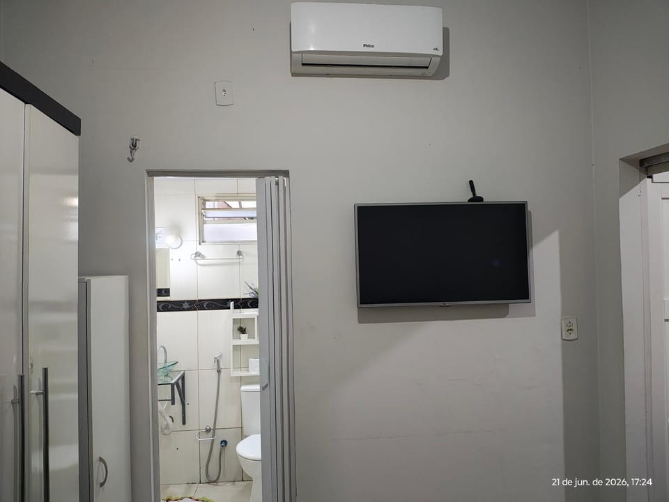 Property building, Bathroom, TV and multimedia, air conditioner
