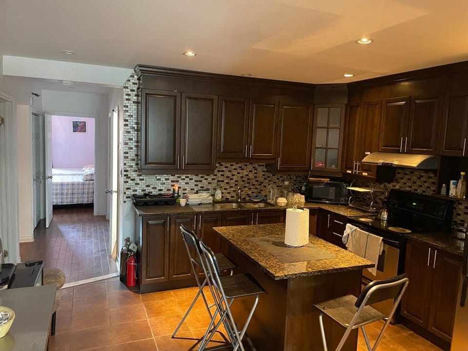 Coffee/tea facilities, Dining area, oven, stove