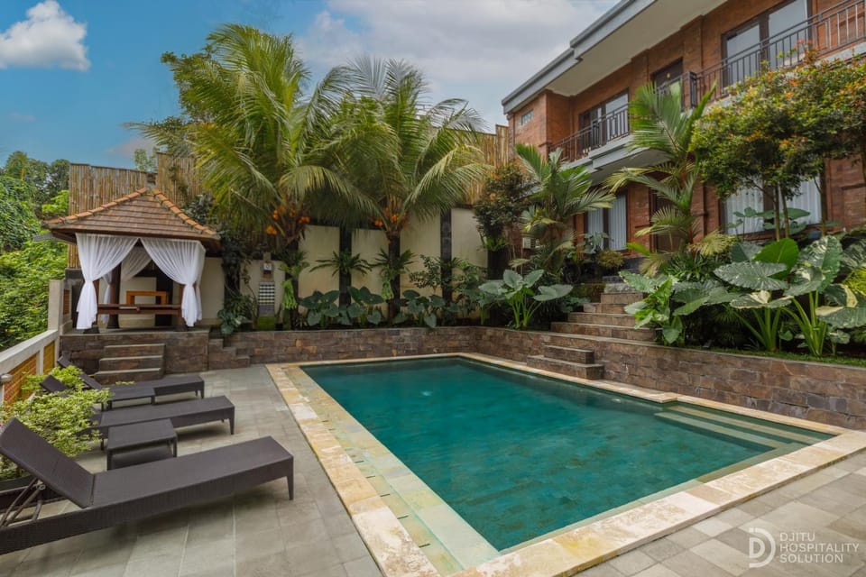 Property building, Pool view, Swimming pool, Swimming pool, sunbed