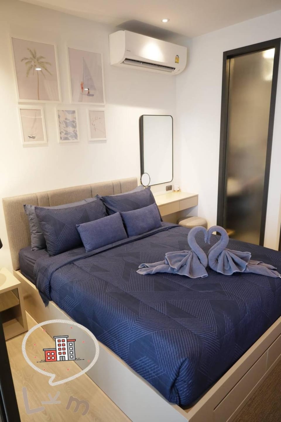 Bed, Photo of the whole room, Bedroom, towels, air conditioner