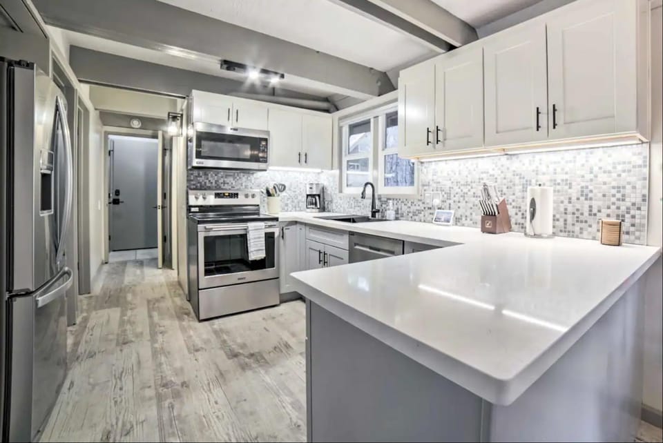 dishwasher, oven, stove, kitchen