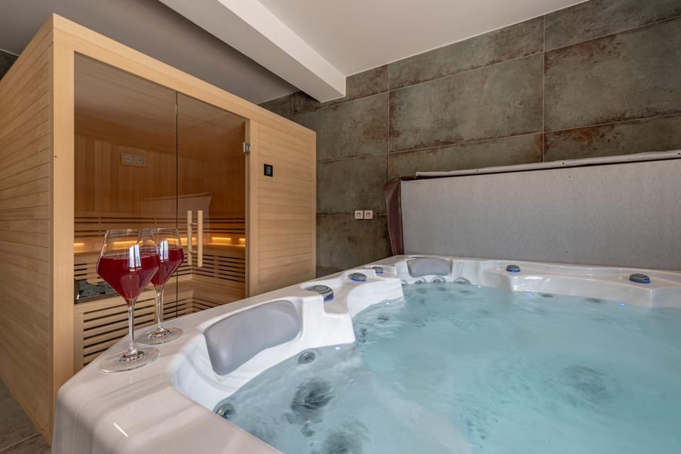 Hot Tub, Sauna, Spa and wellness centre/facilities