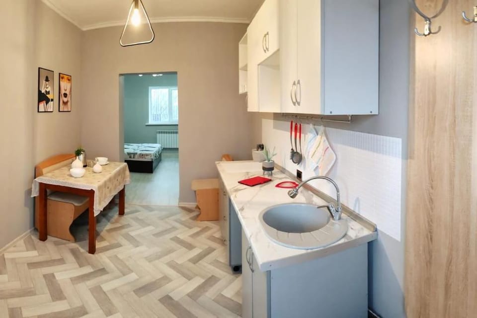 Уютная квартира В доме возле речки в центре города Apartment in Almaty