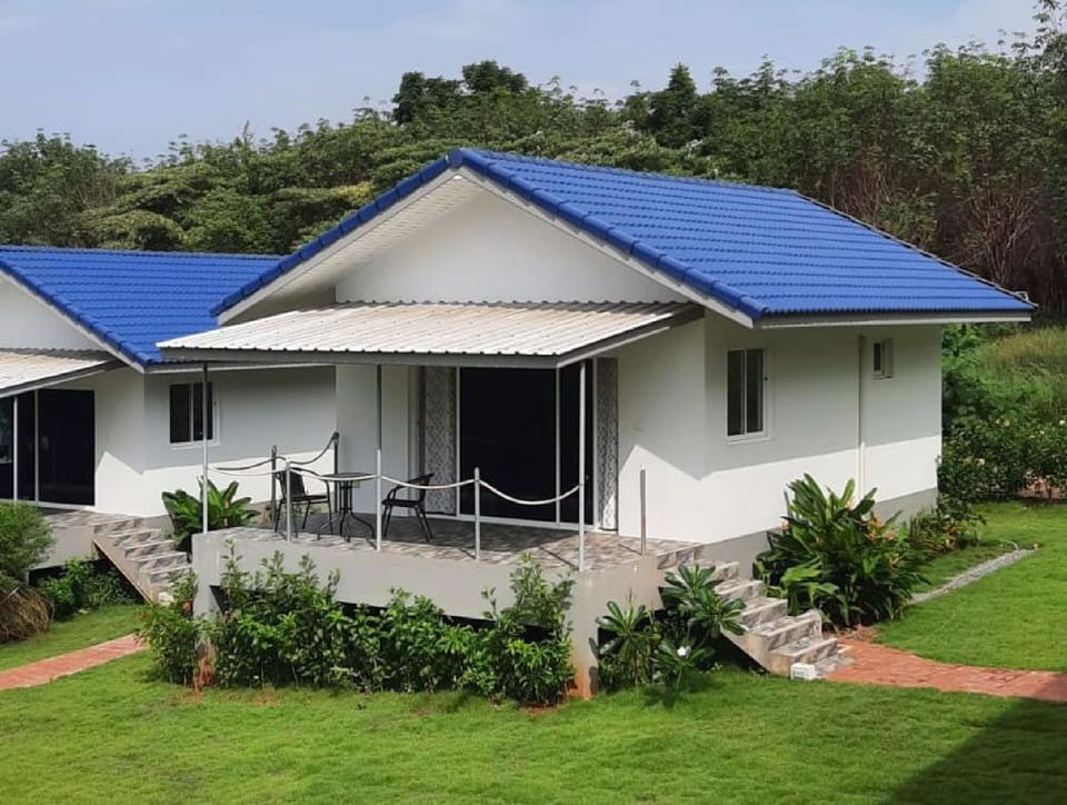 Property building, Day