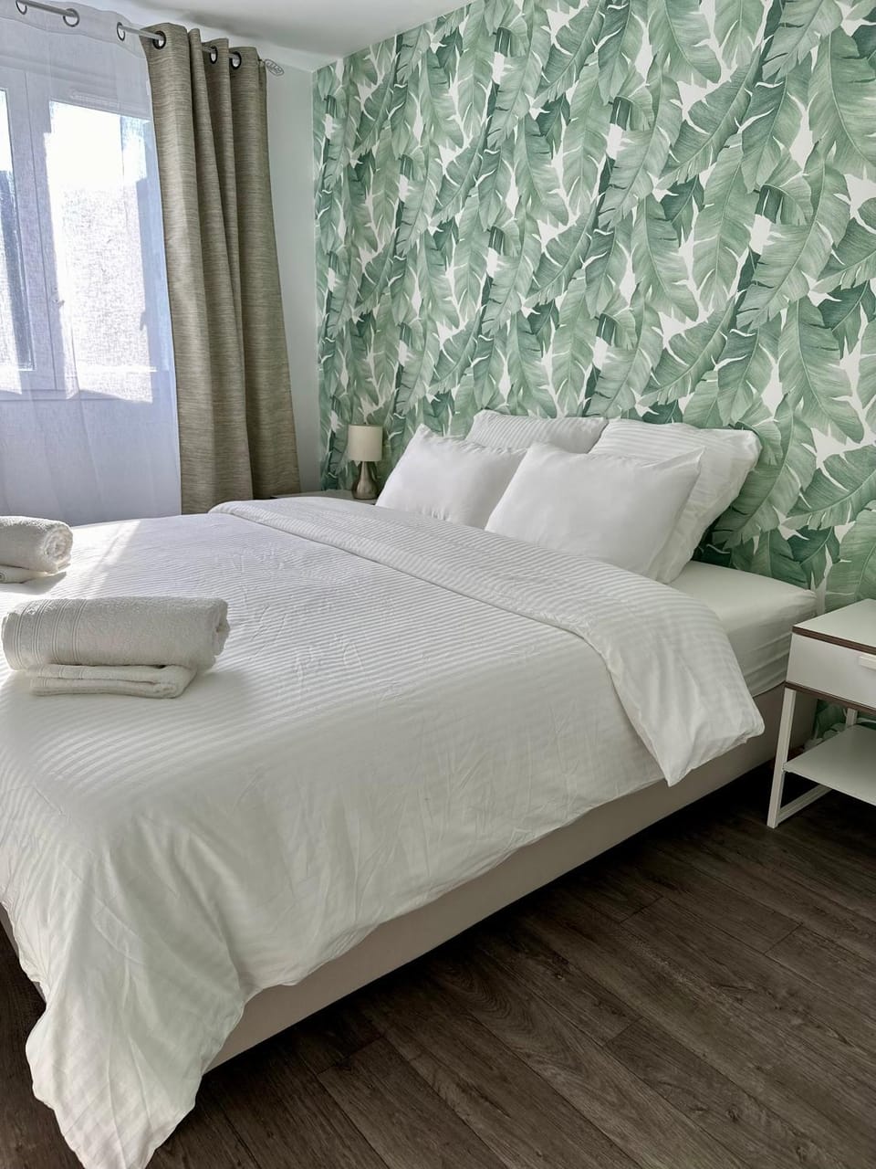 Bedroom, towels, wardrobe