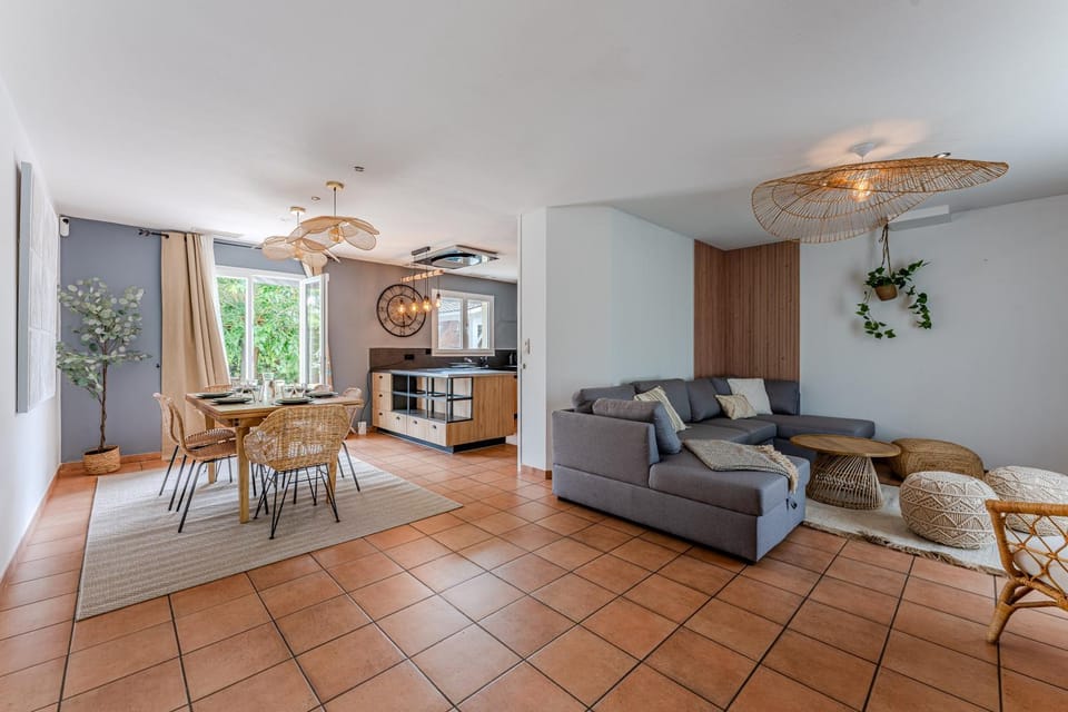 Living room, Seating area