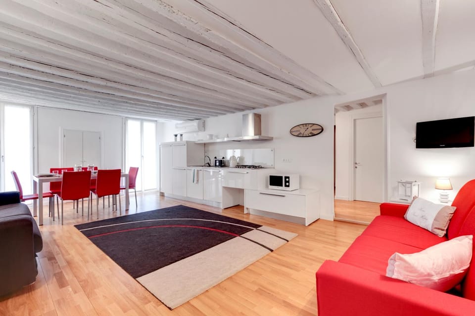 Living room, Dining area