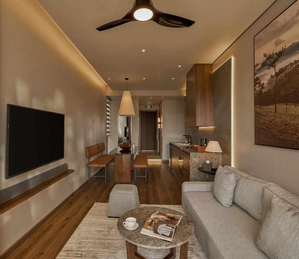Communal lounge/ TV room, TV and multimedia, Living room, Seating area, fireplace