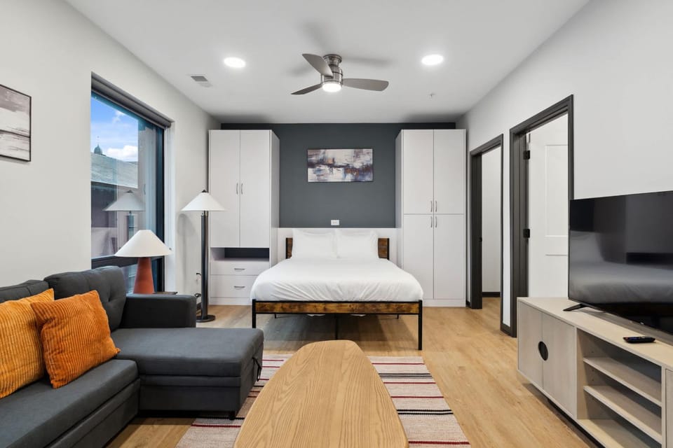 CozySuites at Block20 Apartment in Indianapolis