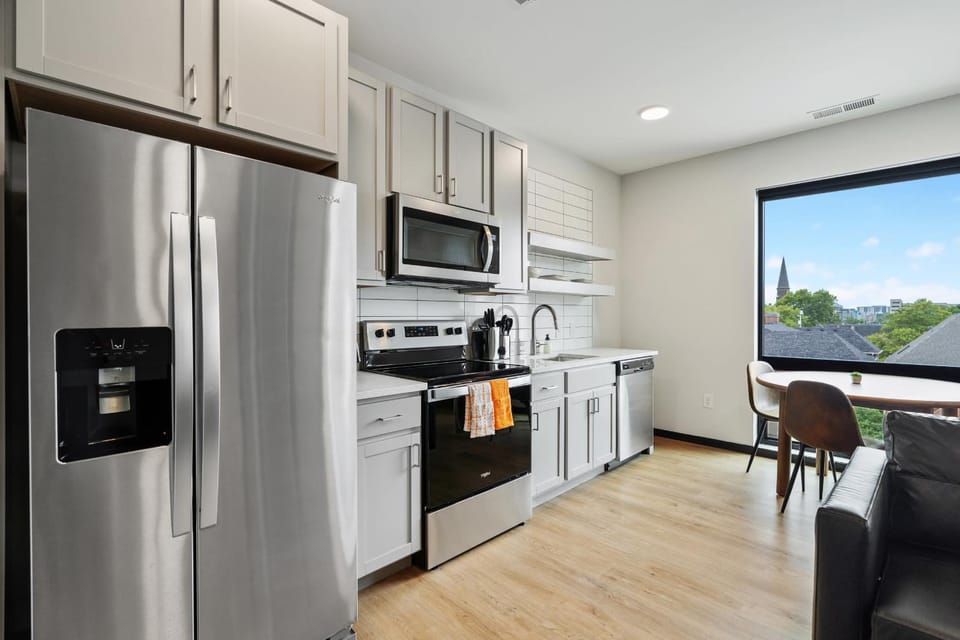 CozySuites at Block20 Apartment in Indianapolis
