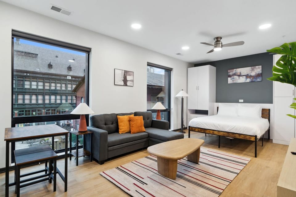 CozySuites at Block20 Apartment in Indianapolis