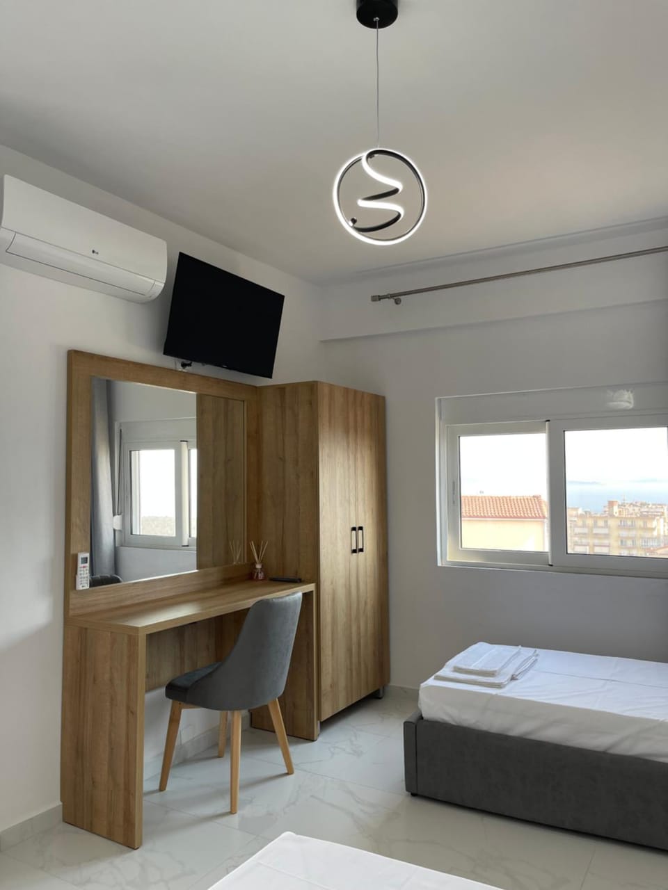 White House Dami Apartment in Sarandë