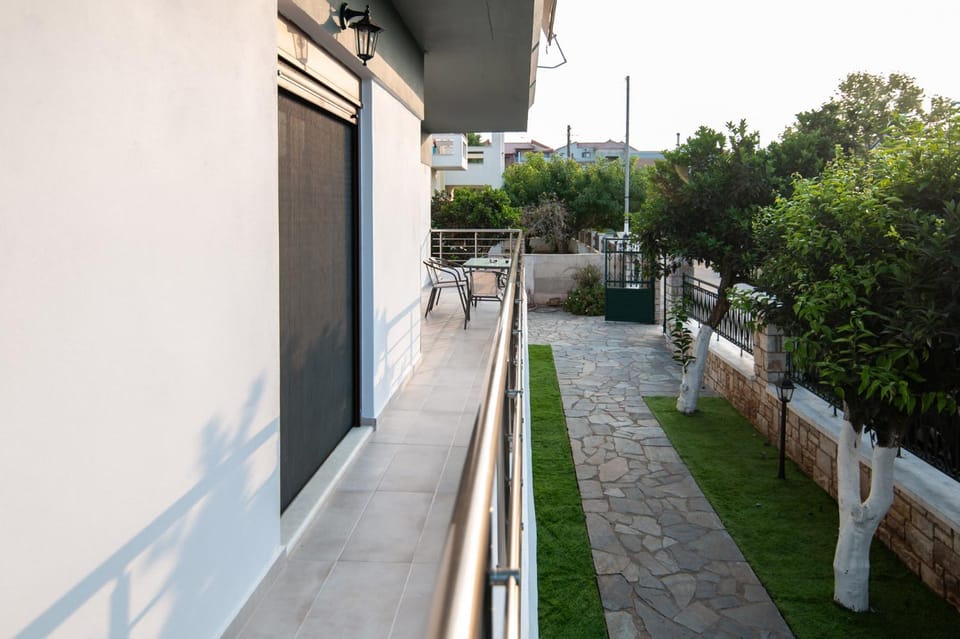 Balcony/Terrace, Garden view