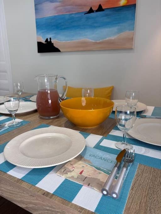 Food and drinks, Dining area