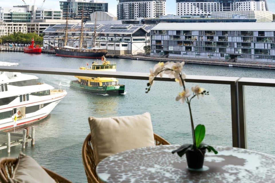 Absolute Waterfront Living in Barangaroo! Apartment in Sydney