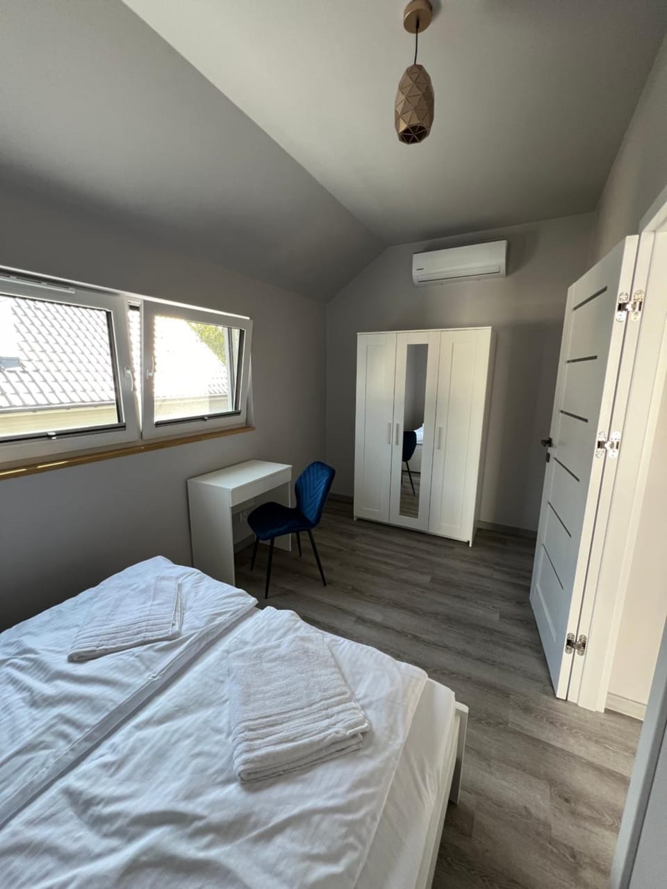 Bed, Photo of the whole room, Bedroom, wardrobe