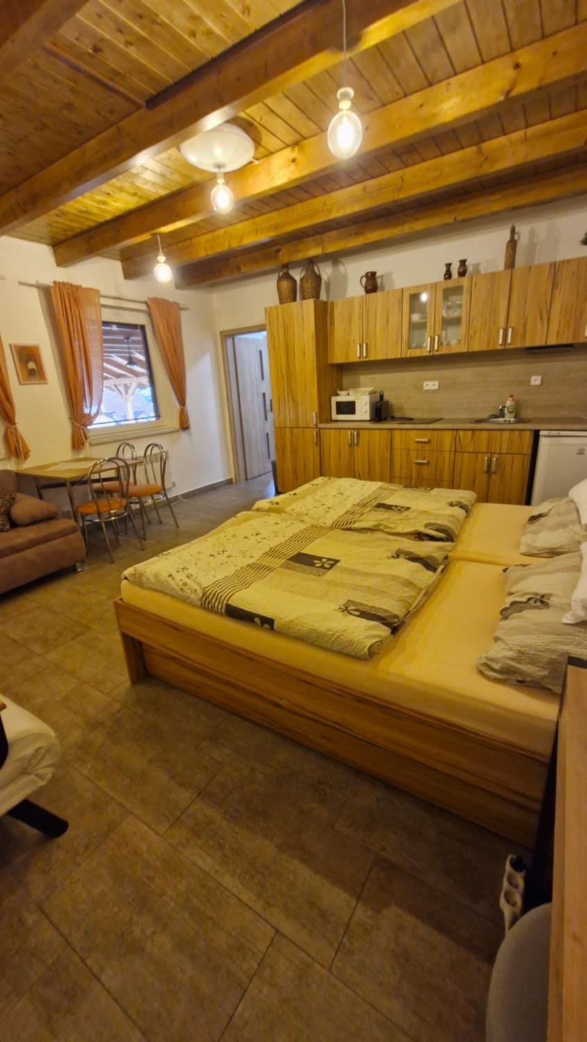 Apartmány pod pergolou Apartment in South Moravian Region