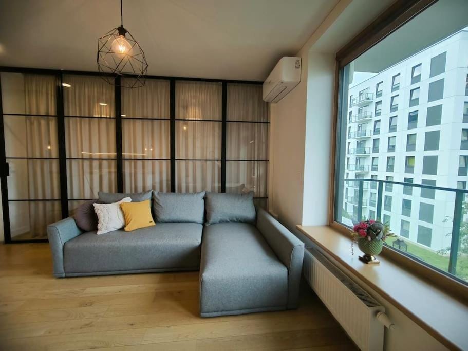 Air Con Urban Retreat & Private Parking Apartment in Vilnius