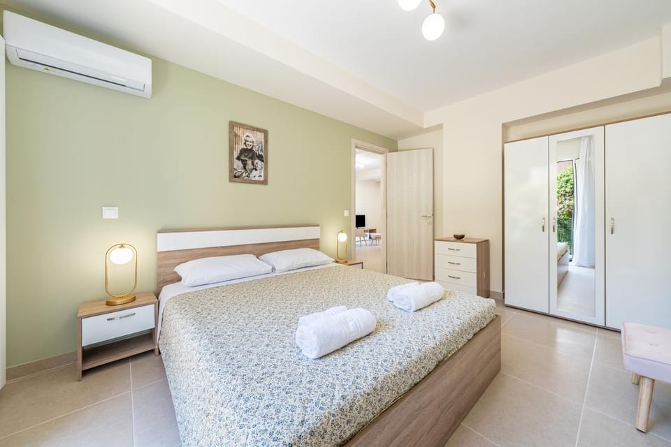 Living room, Bedroom