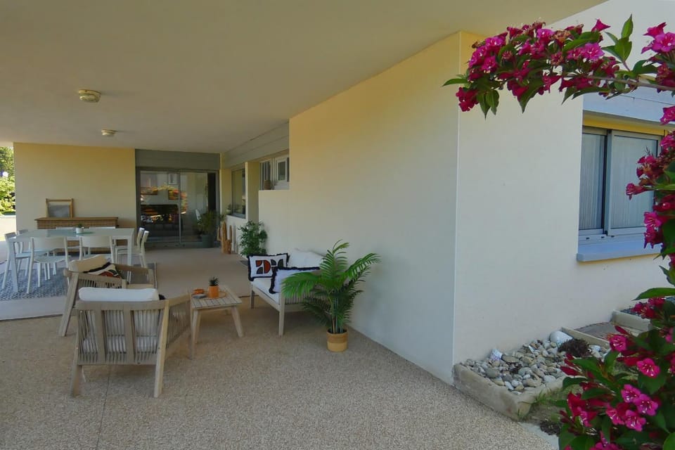 LAC CASA 60' Retro charm by the lake Apartment in Auvergne-Rhône-Alpes