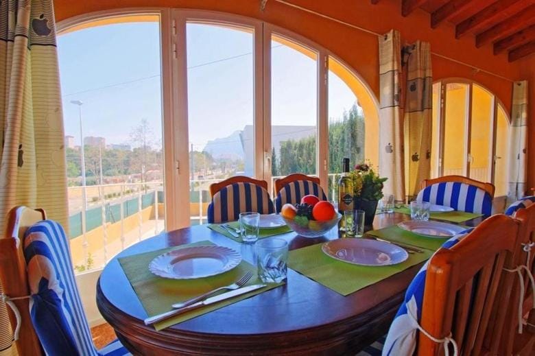 confortable villa at only 100 meter from the beach, supermarkets and the restaurants Villa in Calp