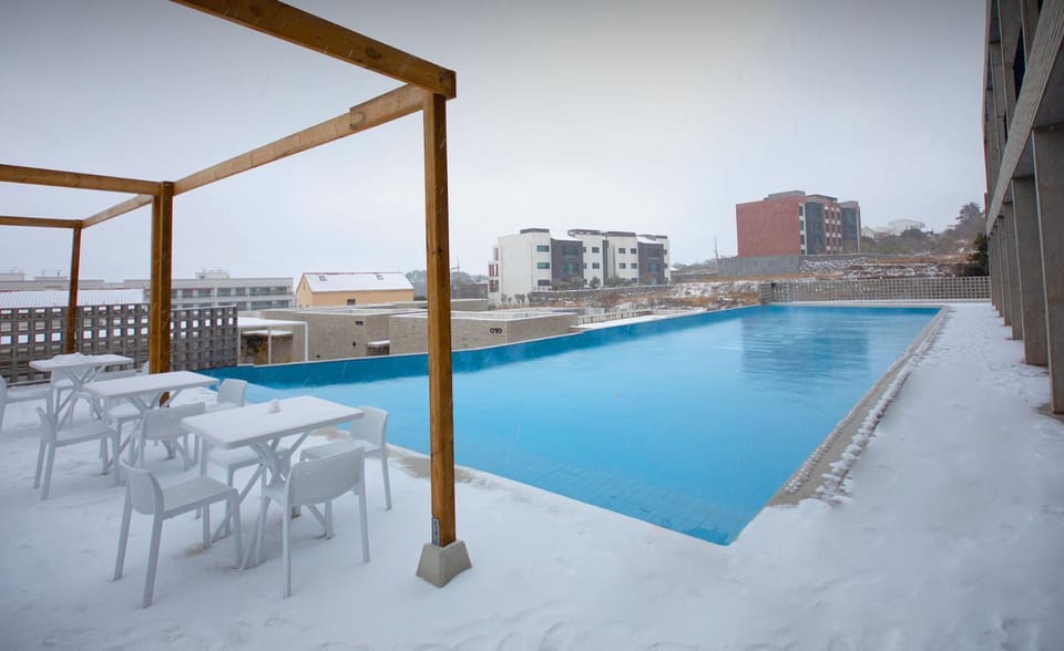 Property building, Restaurant/places to eat, Swimming pool, Breakfast