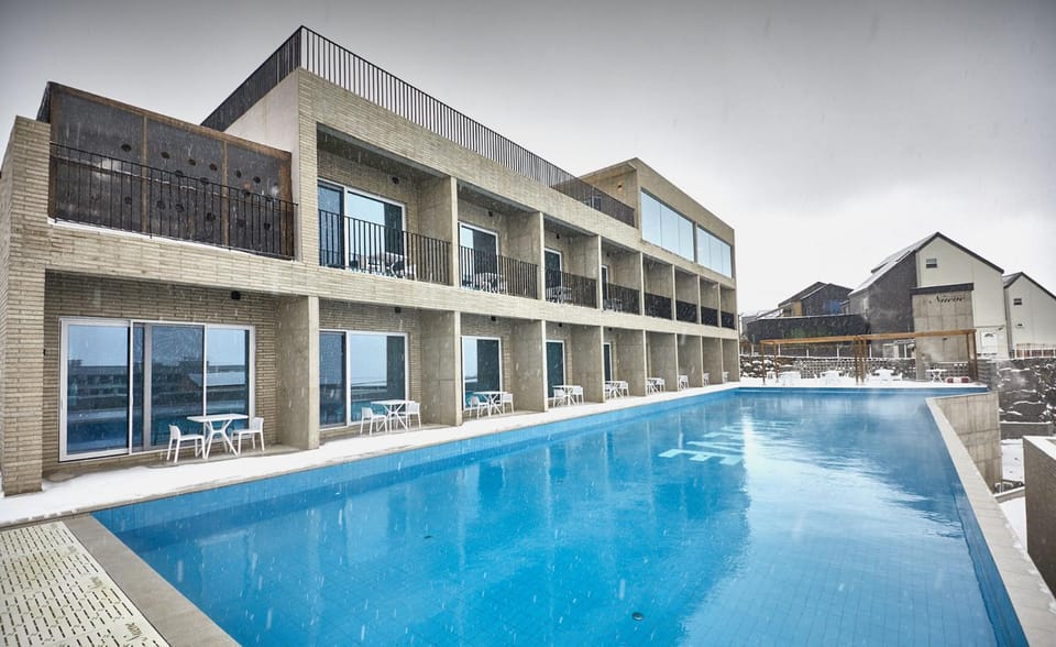 Property building, Restaurant/places to eat, Swimming pool, Breakfast