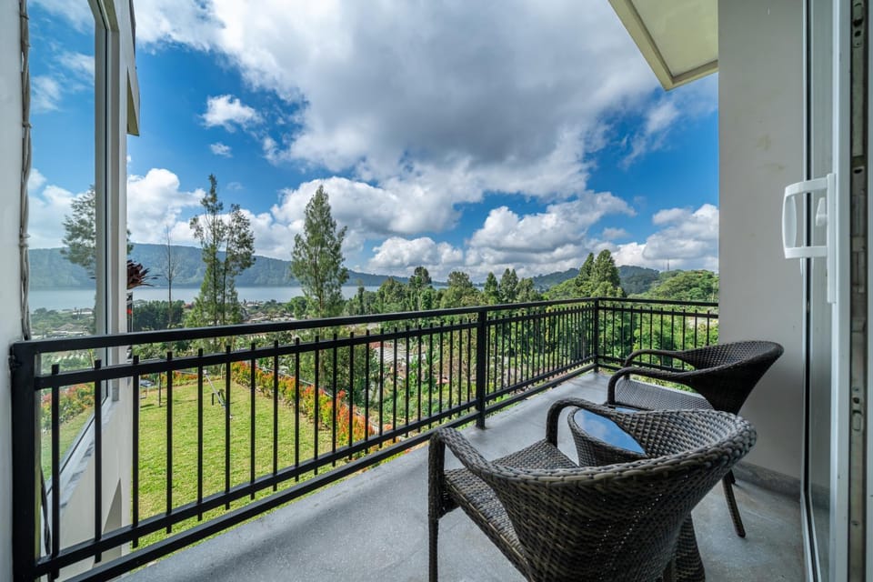 Balcony/Terrace, Garden view
