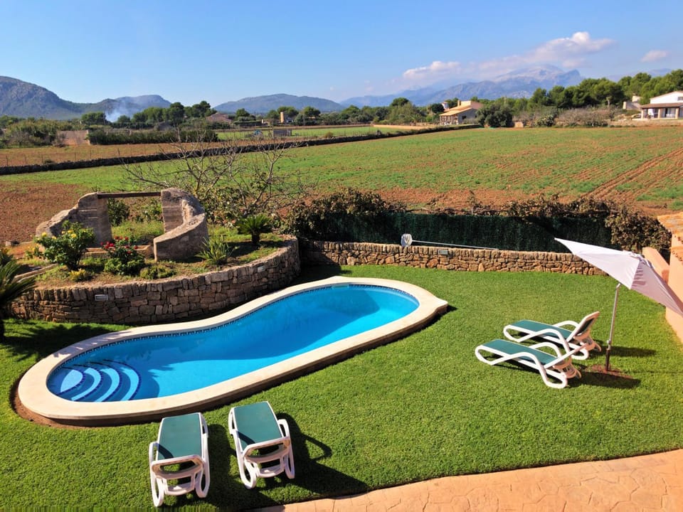Mountain view, Pool view