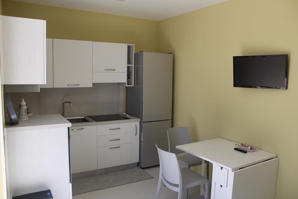TV and multimedia, Kitchen or kitchenette, Dining area, oven