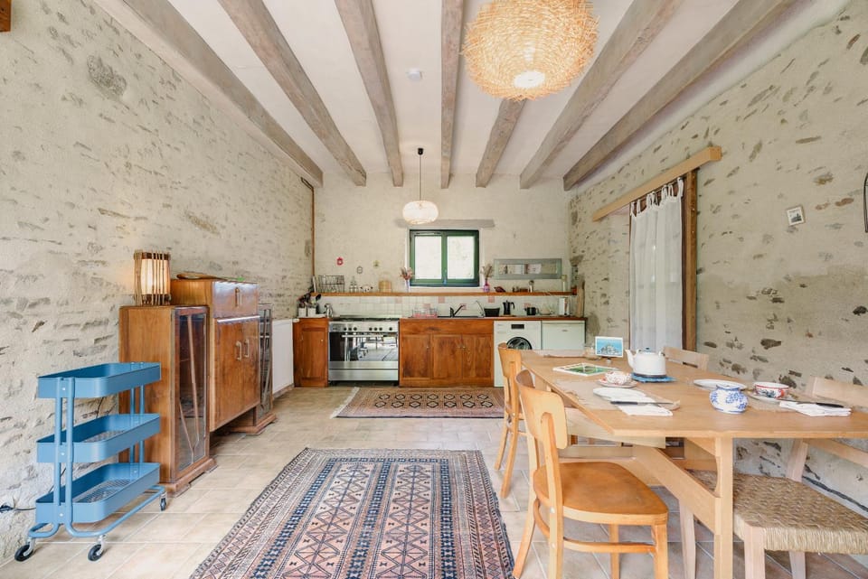 Property building, Kitchen or kitchenette, Living room