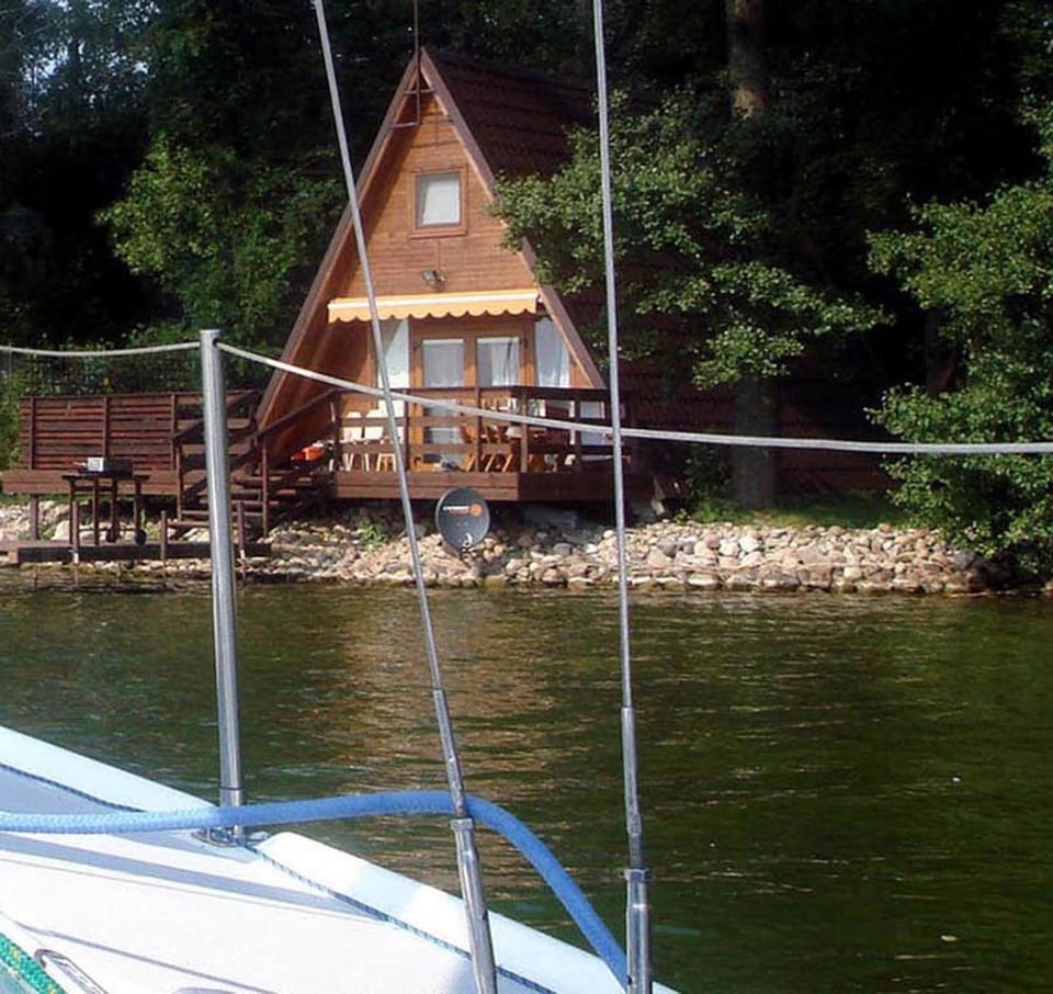 Property building, Day, Natural landscape, Activities, Lake view