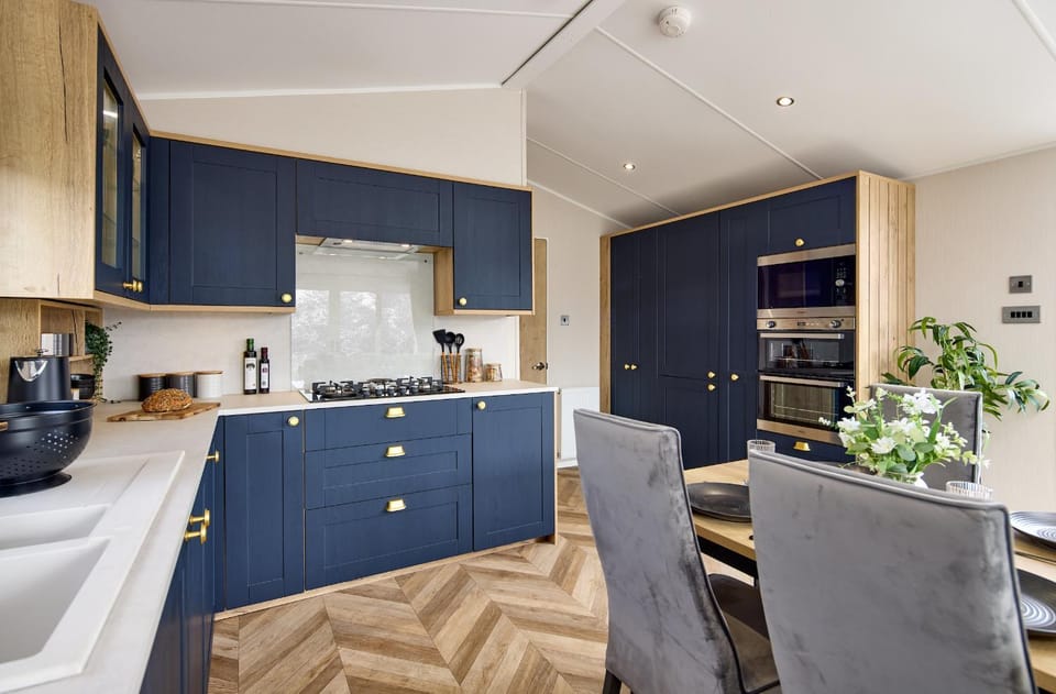 Kitchen or kitchenette, Other, Seating area, Dining area, oven, stove