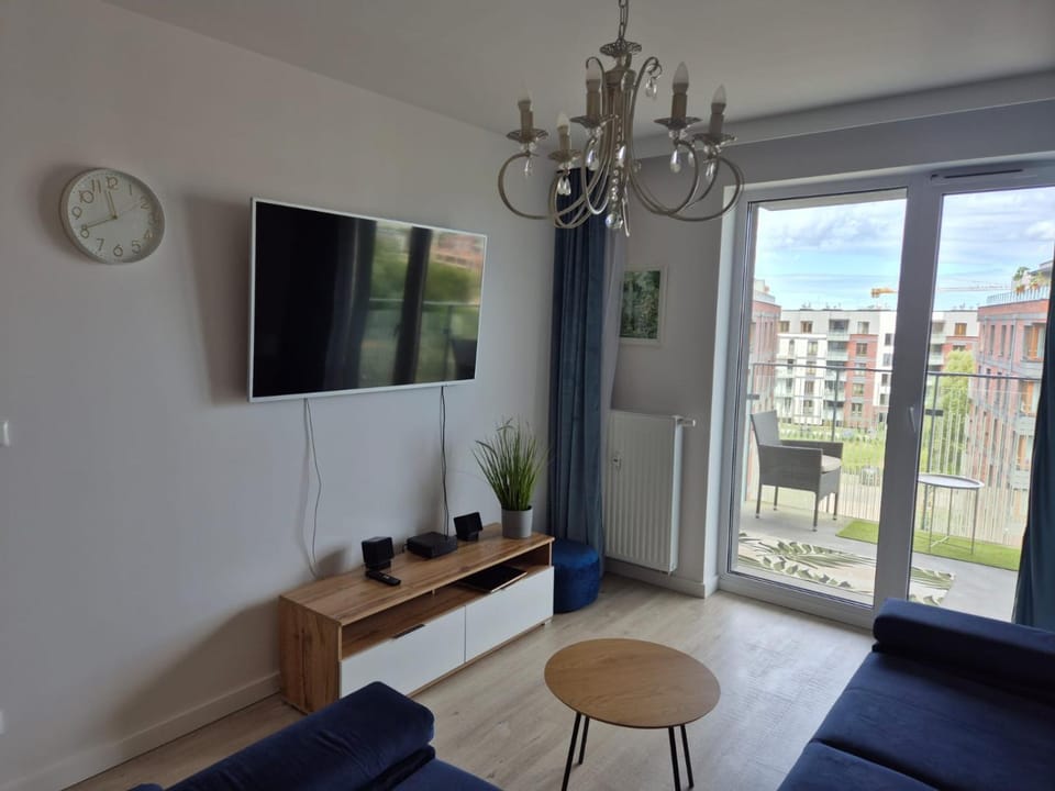 TV and multimedia, Seating area, Evening entertainment