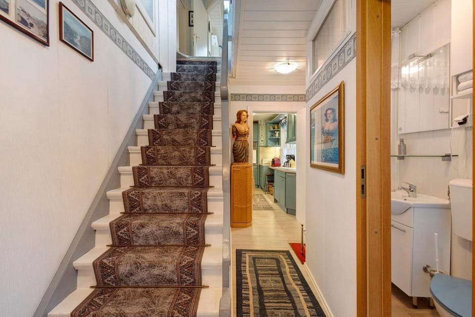 Property building, Bathroom, Living room