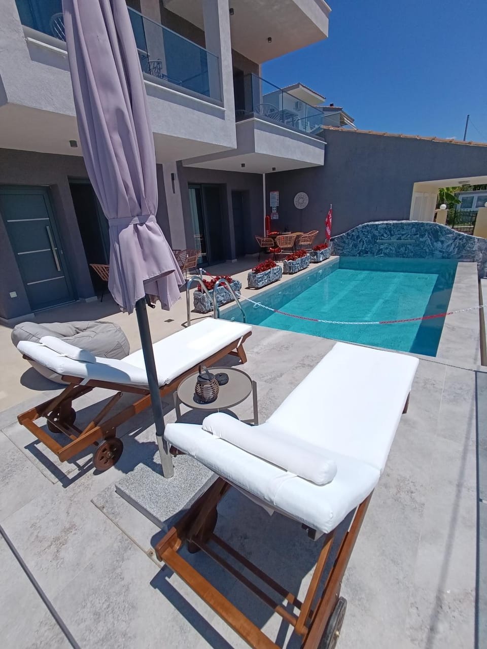 Day, Pool view, Swimming pool, sunbed