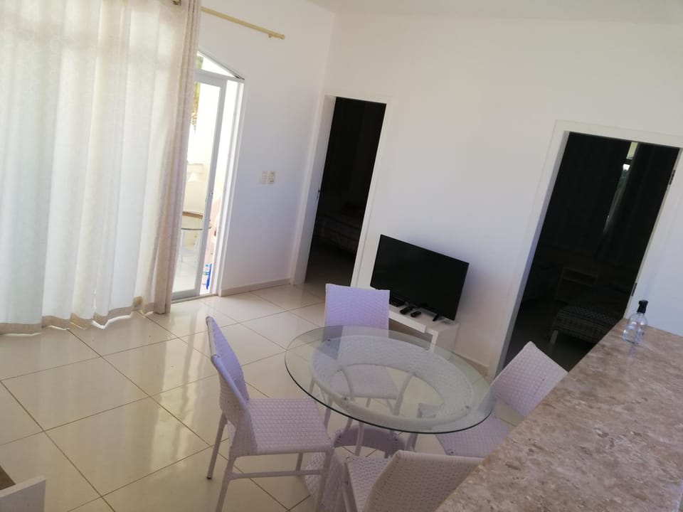 Communal lounge/ TV room, TV and multimedia, Dining area