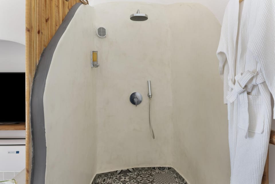 Bathroom, Living room