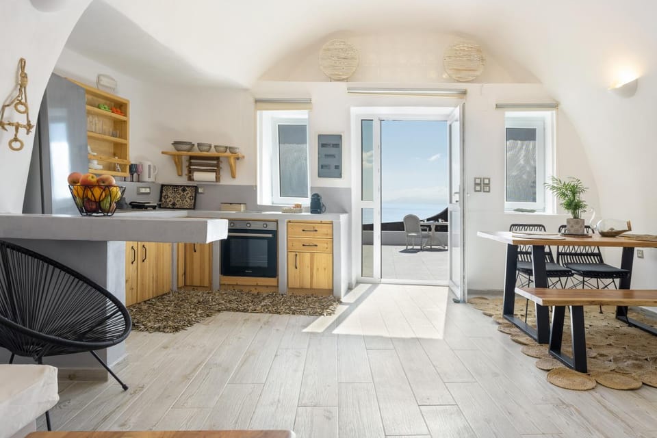 Property building, Kitchen or kitchenette, Living room
