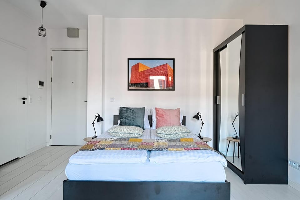 Bed, Living room, Photo of the whole room