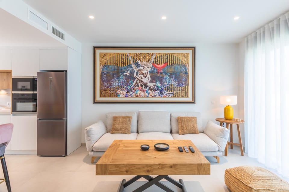 Spatious, Views, Terraces, Jacuzzi and WIFI - fibre Apartment in Tarifa