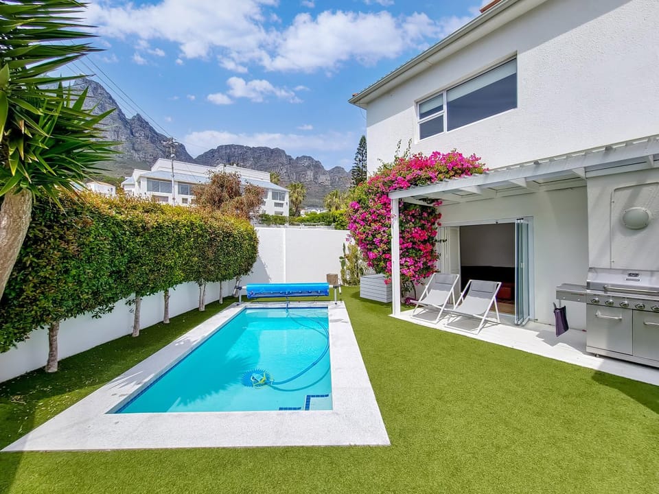 Property building, Patio, Day, Natural landscape, Summer, Garden, Garden view, Mountain view, Pool view, Swimming pool, sunbed