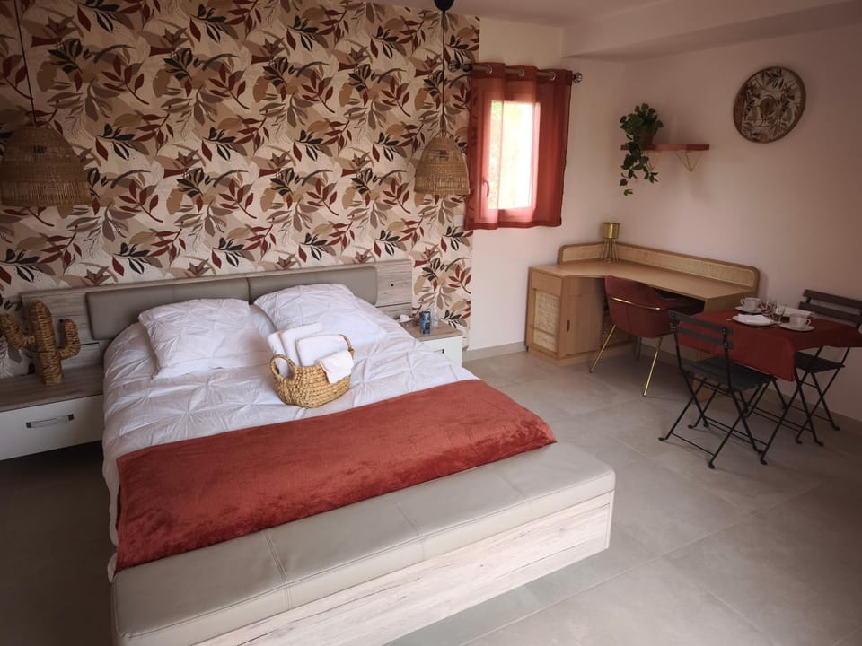 Chambre chez l'habitant à Pernes les Fontaines Vacation rental in Pernes-les-Fontaines