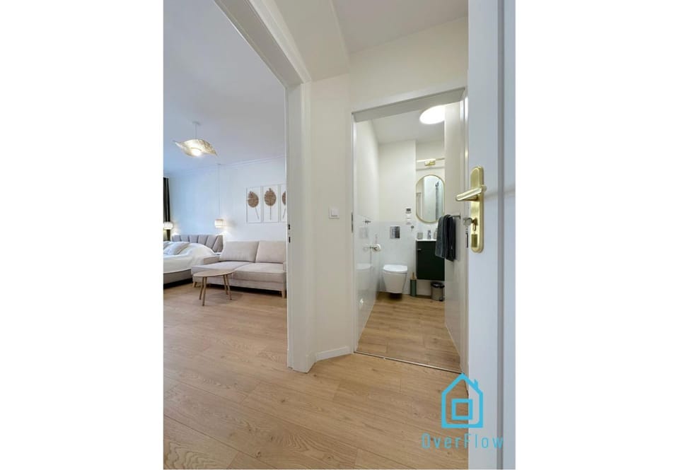 Seredino Green Apartment- Modern Comfort in a Quiet Location, 5 Minutes to Gdańsk Old Town & Seaside Apartment in Gdansk