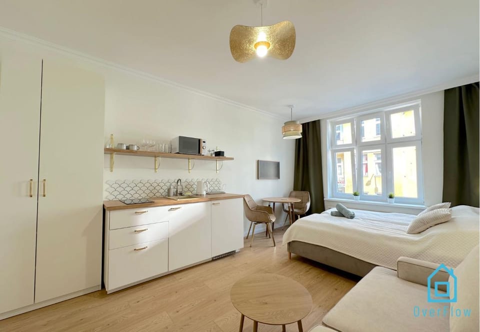 Seredino Green Apartment- Modern Comfort in a Quiet Location, 5 Minutes to Gdańsk Old Town & Seaside Apartment in Gdansk