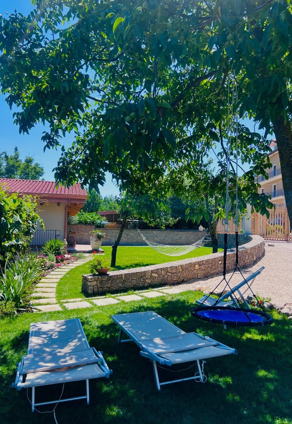 Natural landscape, Garden, Garden view, sunbed