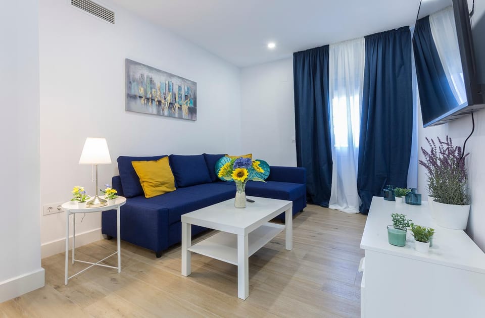 TV and multimedia, Living room, Seating area