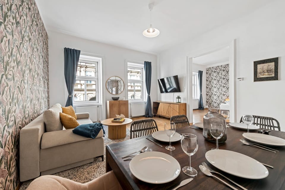 Living room, Dining area